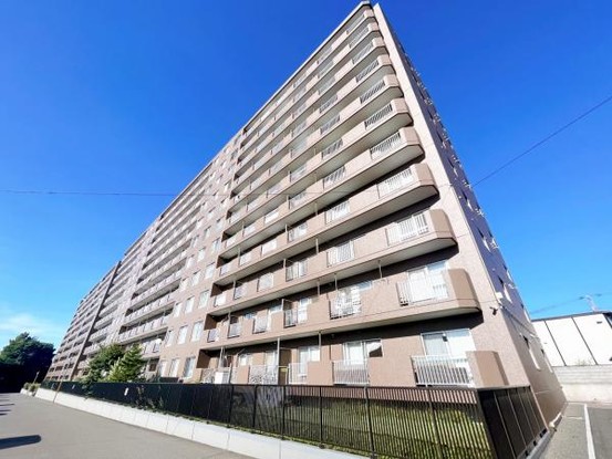 apartment 北海道札幌市白石区北郷一条１丁目5番13号