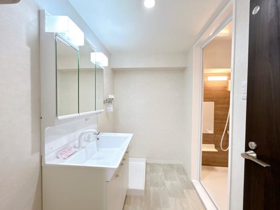 apartment 北海道札幌市白石区北郷一条１丁目5番13号
