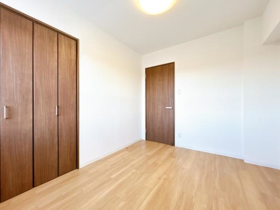 apartment 北海道札幌市白石区北郷一条１丁目5番13号