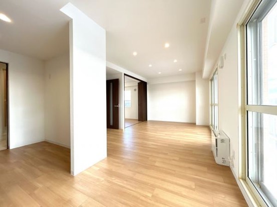 apartment 北海道札幌市白石区北郷一条１丁目5番13号