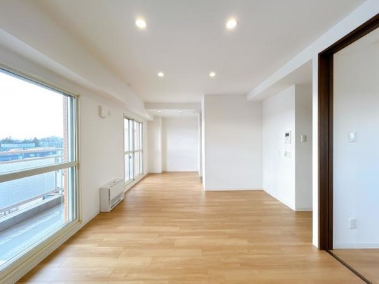 apartment 北海道札幌市白石区北郷一条１丁目5番13号