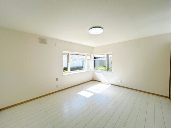 detached 北海道岩見沢市南町八条２丁目2番12号　小田ﾋﾞﾙ1F