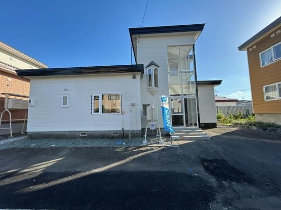 detached 北海道岩見沢市南町八条２丁目2番12号　小田ﾋﾞﾙ1F