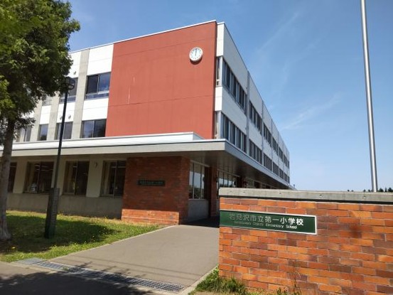 detached 北海道岩見沢市南町八条２丁目2番12号　小田ﾋﾞﾙ1F