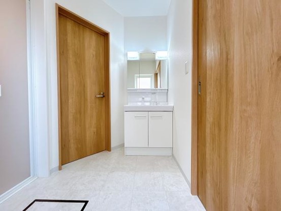 detached 北海道岩見沢市南町八条２丁目2番12号　小田ﾋﾞﾙ1F