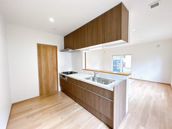 detached 北海道岩見沢市南町八条２丁目2番12号　小田ﾋﾞﾙ1F