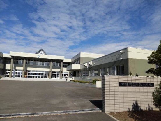 detached 北海道岩見沢市南町八条２丁目2番12号　小田ﾋﾞﾙ1F
