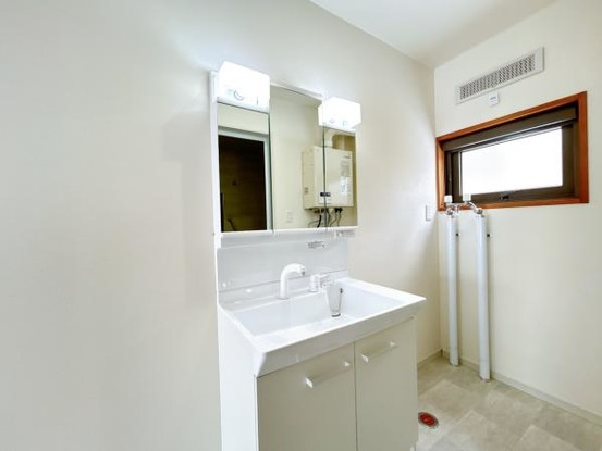 detached 北海道岩見沢市南町八条２丁目2番12号　小田ﾋﾞﾙ1F