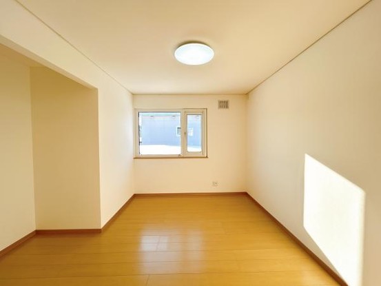 detached 北海道岩見沢市南町八条２丁目2番12号　小田ﾋﾞﾙ1F