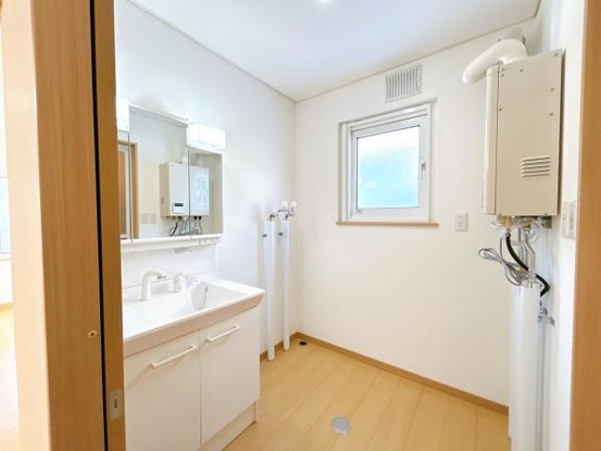 detached 北海道岩見沢市南町八条２丁目2番12号　小田ﾋﾞﾙ1F