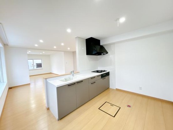 detached 北海道岩見沢市南町八条２丁目2番12号　小田ﾋﾞﾙ1F