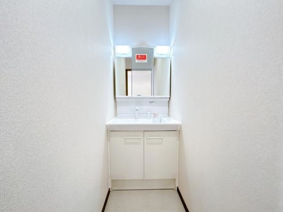 detached 北海道岩見沢市南町八条２丁目2番12号　小田ﾋﾞﾙ1F