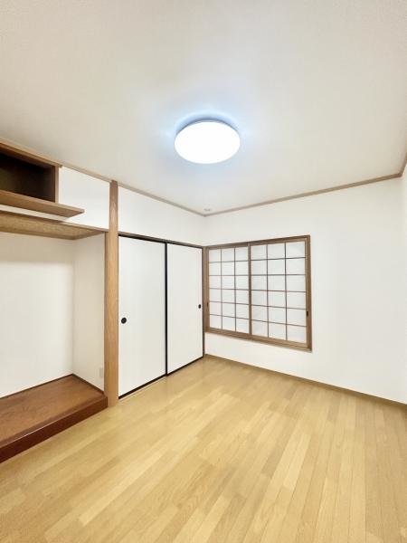 detached 秋田県南秋田郡八郎潟町字昼根下
地図を見る