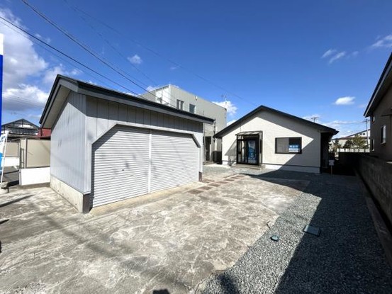 detached 秋田県南秋田郡八郎潟町字昼根下
地図を見る
