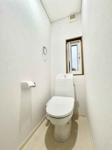 detached 秋田県南秋田郡八郎潟町字昼根下
地図を見る