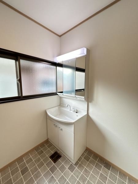 detached 秋田県潟上市飯田川飯塚字塞ノ神
地図を見る