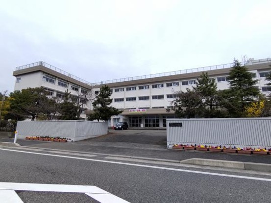 apartment 新潟県新潟市東区新石山２丁目
地図を見る