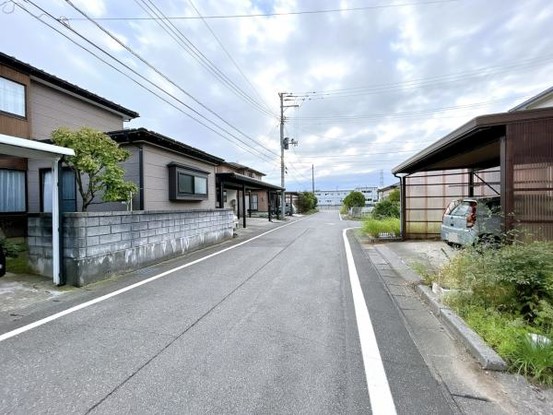 detached 新潟県刈羽郡刈羽村大字上高町
地図を見る