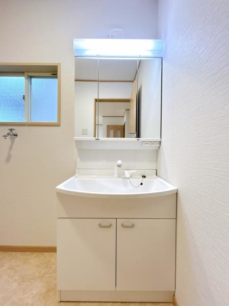 detached 新潟県刈羽郡刈羽村大字上高町
地図を見る