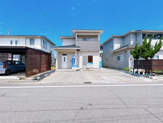 detached 新潟県刈羽郡刈羽村大字上高町
地図を見る