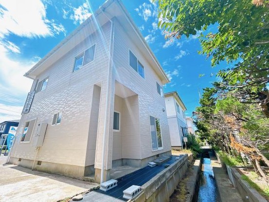 detached 新潟県刈羽郡刈羽村大字上高町
地図を見る