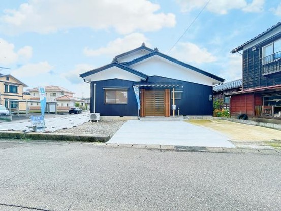 detached 新潟県三島郡出雲崎町大字川西
地図を見る