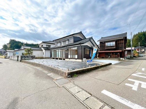 detached 新潟県三島郡出雲崎町大字川西
地図を見る