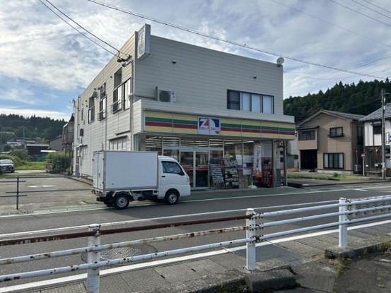 detached 新潟県三島郡出雲崎町大字川西
地図を見る
