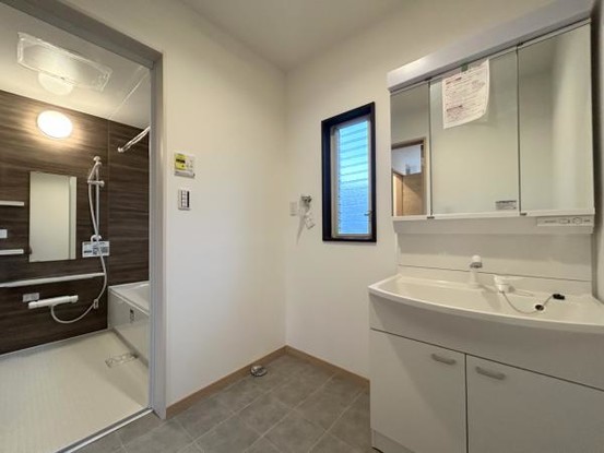 detached 山梨県韮崎市大草町上條東割
地図を見る