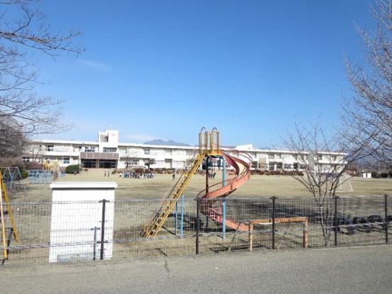 detached 山梨県韮崎市大草町下條西割
地図を見る