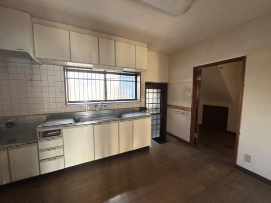 detached 山梨県甲府市国母３丁目
地図を見る