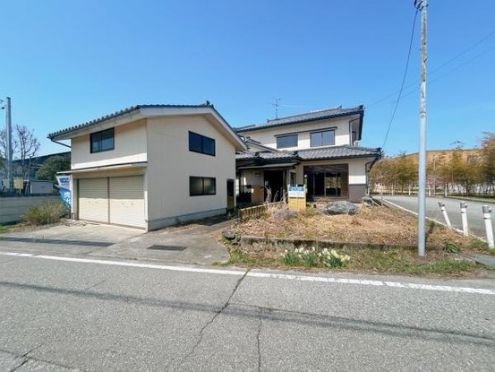 detached 富山県黒部市三日市
地図を見る
