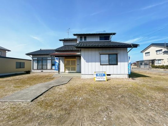 detached 富山県滑川市曲渕
地図を見る