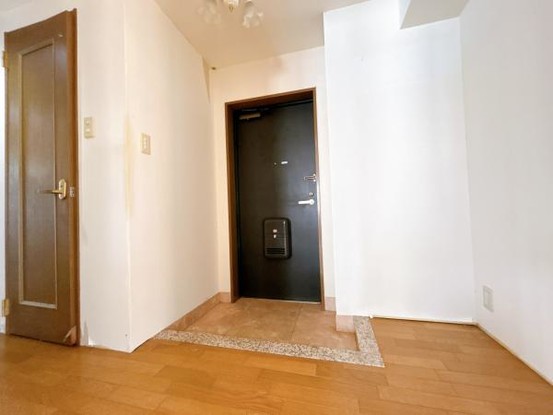 apartment 富山県富山市泉町１丁目
地図を見る