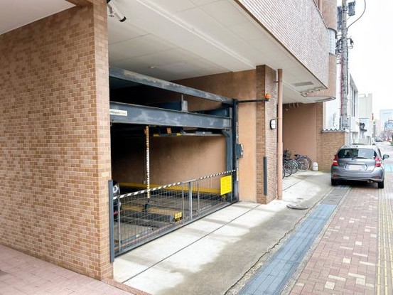 apartment 富山県富山市泉町１丁目
地図を見る