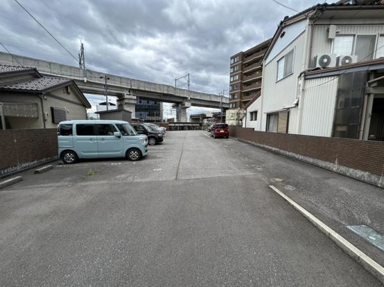 apartment 富山県富山市稲荷元町３丁目
地図を見る
