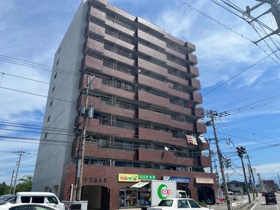 apartment 富山県富山市牛島新町
地図を見る
