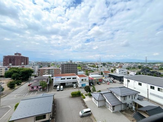 apartment 富山県富山市黒瀬北町２丁目
地図を見る