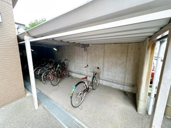 apartment 富山県富山市黒瀬北町２丁目
地図を見る