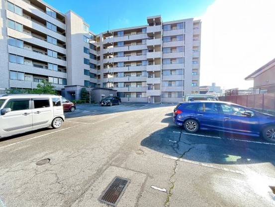 apartment 富山県富山市窪本町
地図を見る