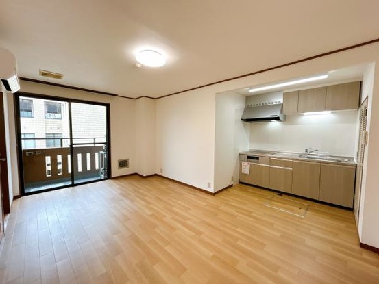 apartment 石川県金沢市大手町
地図を見る