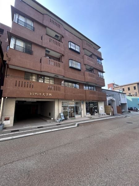apartment 石川県金沢市大手町
地図を見る