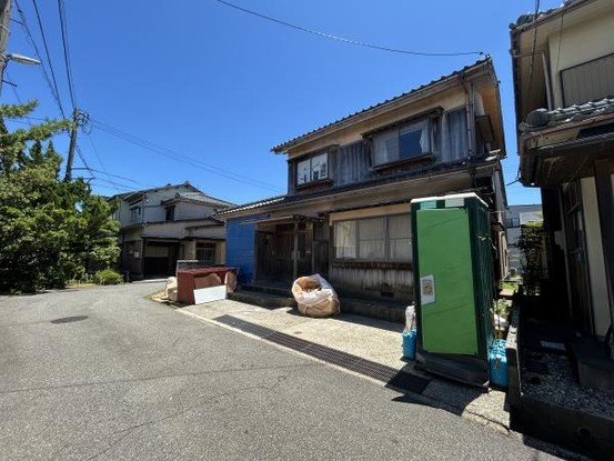 detached 石川県河北郡津幡町字加賀爪
地図を見る