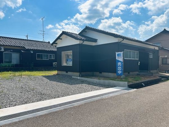 detached 石川県鹿島郡中能登町黒氏
地図を見る