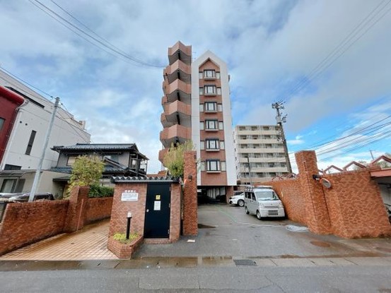 apartment 福井県福井市西開発３丁目
地図を見る