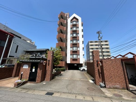 apartment 福井県福井市西開発３丁目
地図を見る