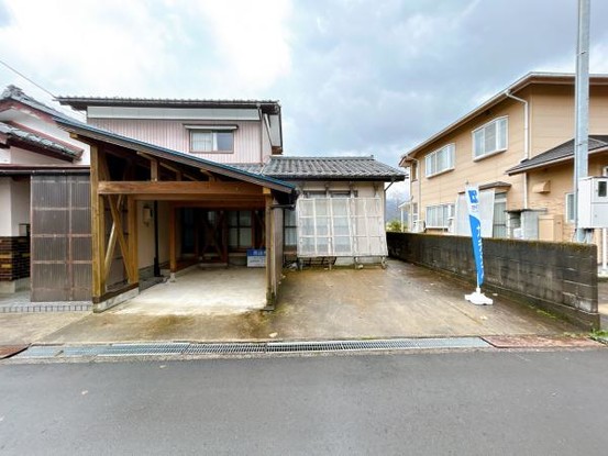 detached 福井県大野市右近次郎
地図を見る