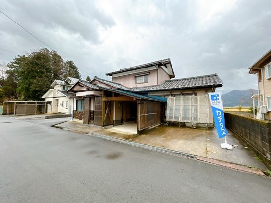 detached 福井県大野市右近次郎
地図を見る