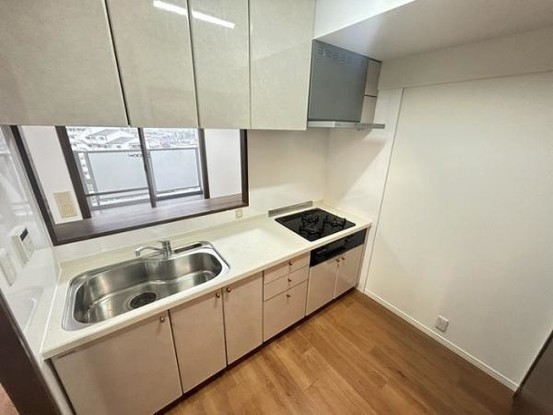 apartment 滋賀県草津市野路東５丁目25-23　マリーベルハイツE棟101