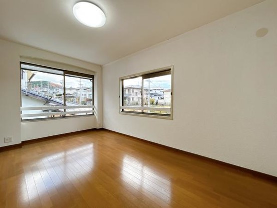 detached 三重県名張市鴻之台１番町35-1　ラフレシール101号